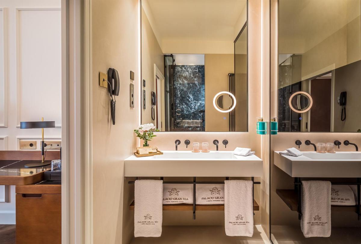 Un baño de Palacio Gran Vía, a Royal Hideaway Hotel