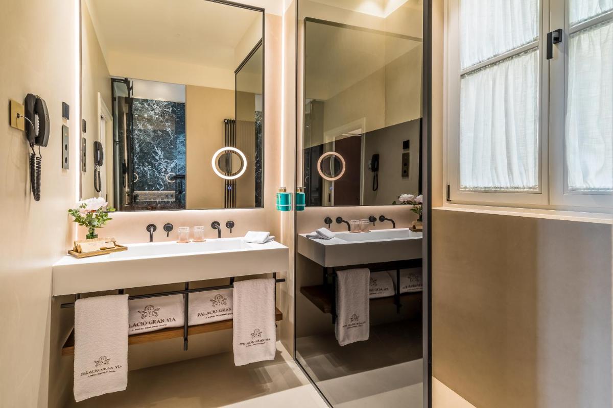 Un baño de Palacio Gran Vía, a Royal Hideaway Hotel
