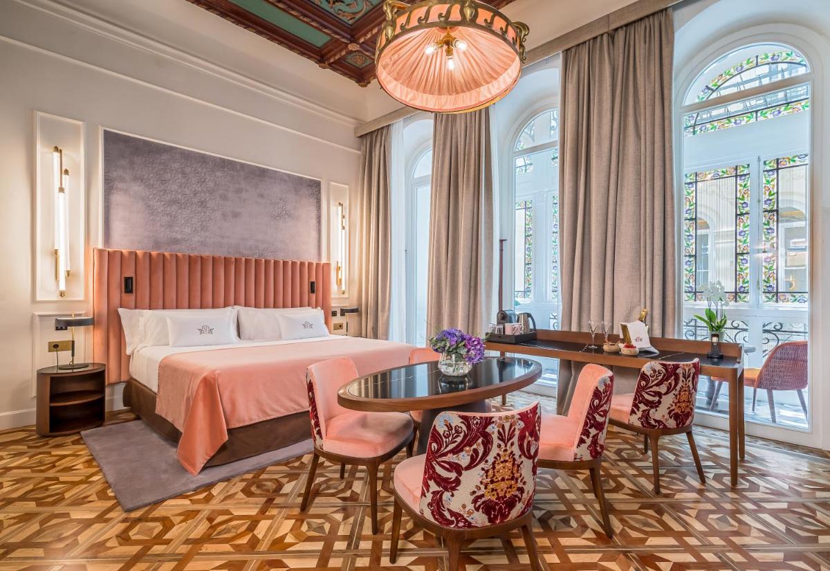 Cama o camas de una habitación en Palacio Gran Vía, a Royal Hideaway Hotel
