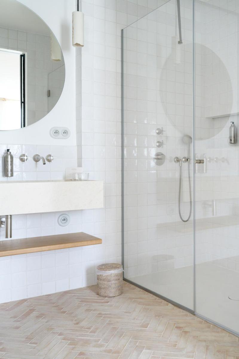 Salle de bains dans l'établissement Le Couvent des Minimes, un Hôtel & Spa L'Occitane en Provence