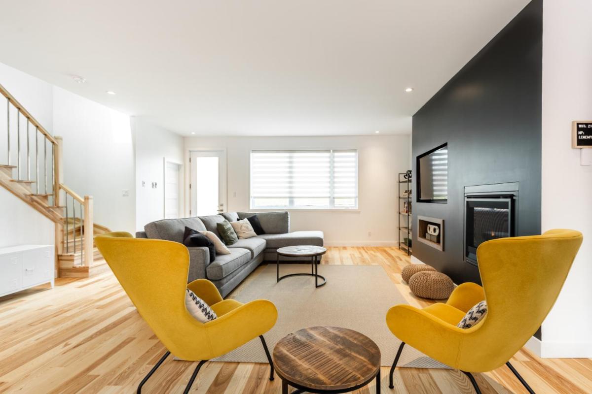 Le Memph Aigle spacious comfortable condo cottage eco friendly 3 bedrooms - hot tub & pool Memphrémagog Lake - Housity