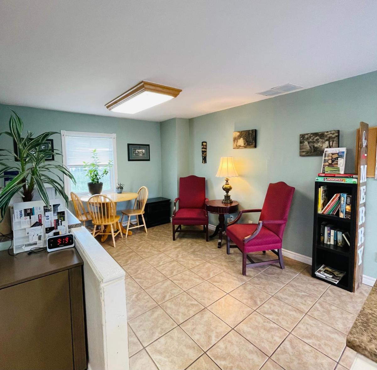 Scenic Motel Moncton - Housity