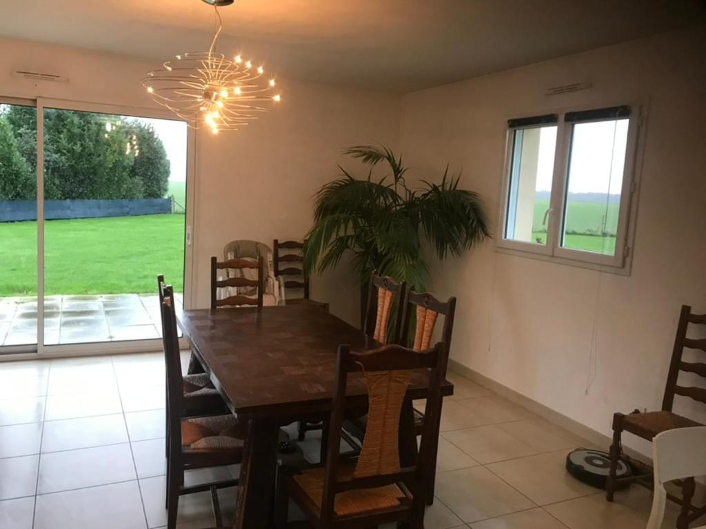 Magnifique villa en face des champs avec piscine tubulaire - Housity