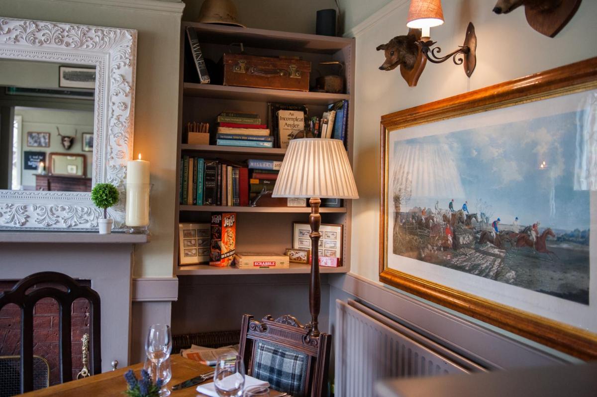 The Peat Spade Inn - Housity
