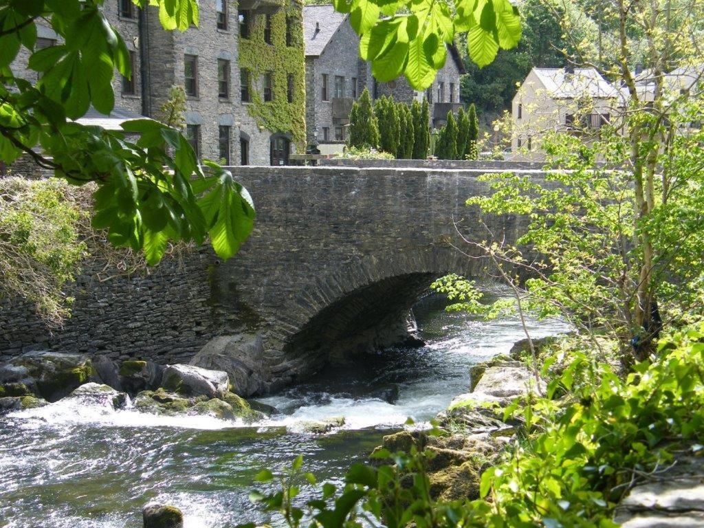 Lakeland Village - Housity