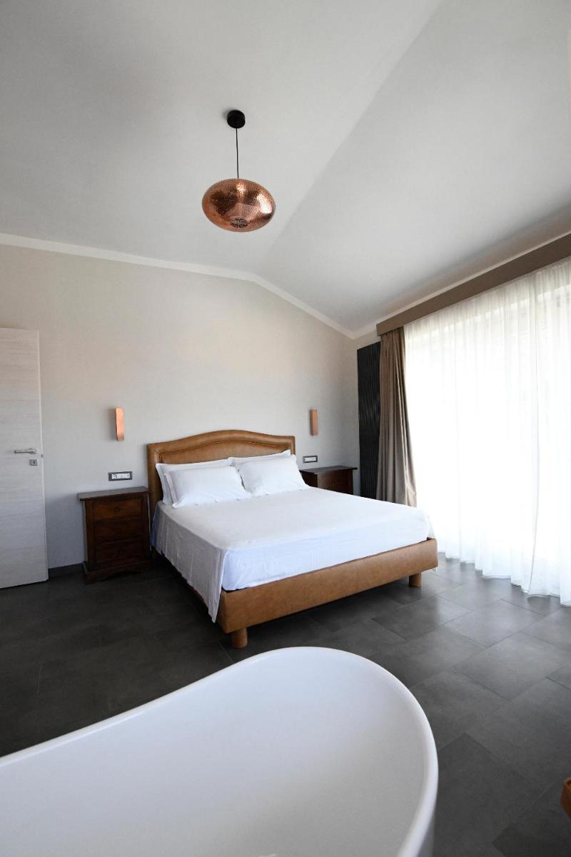 THE APARTMENT Top Floor - Housity