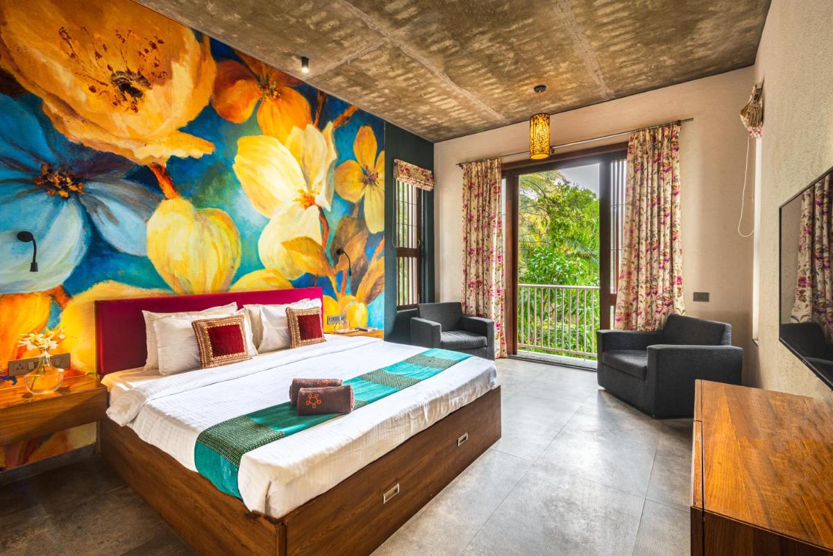 SaffronStays Amrapali - 3BD Farmstay with private pool in Nashik - Housity