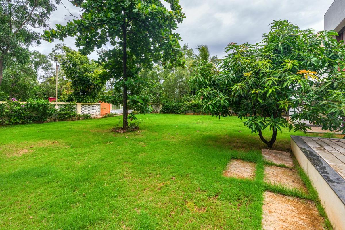SaffronStays Amrapali - 3BD Farmstay with private pool in Nashik - Housity