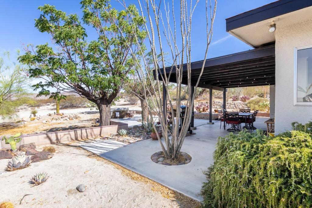 The Outpost Joshua Tree: Hot Tub, GameRoom, JTNP - Housity