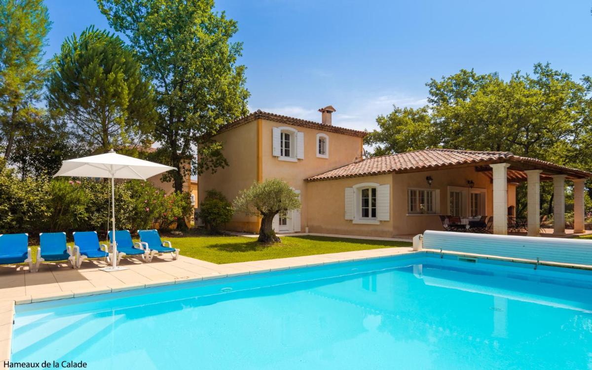 Piscine de l'établissement Lagrange Vacances Domaine de Fayence ou située à proximité