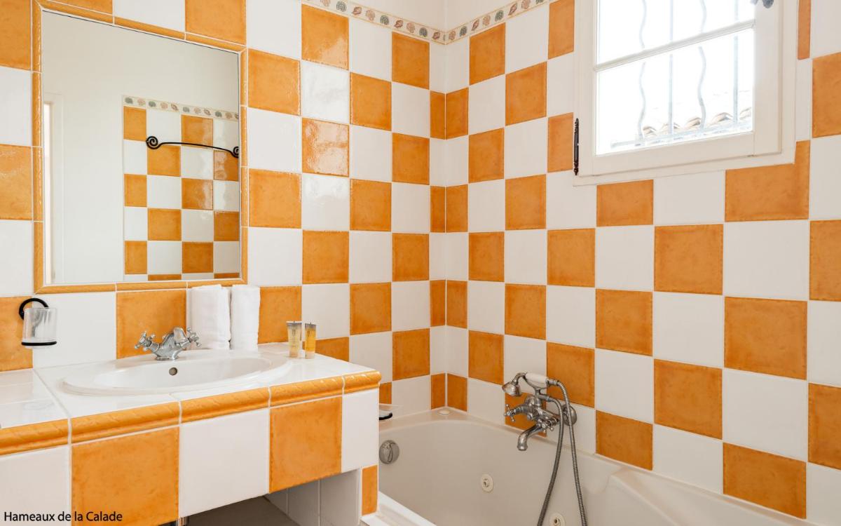 Salle de bains dans l'établissement Lagrange Vacances Domaine de Fayence