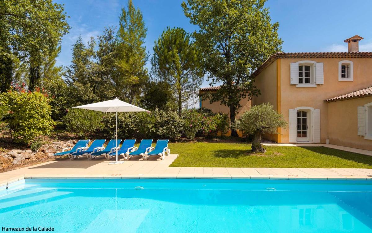 Piscine de l'établissement Lagrange Vacances Domaine de Fayence ou située à proximité