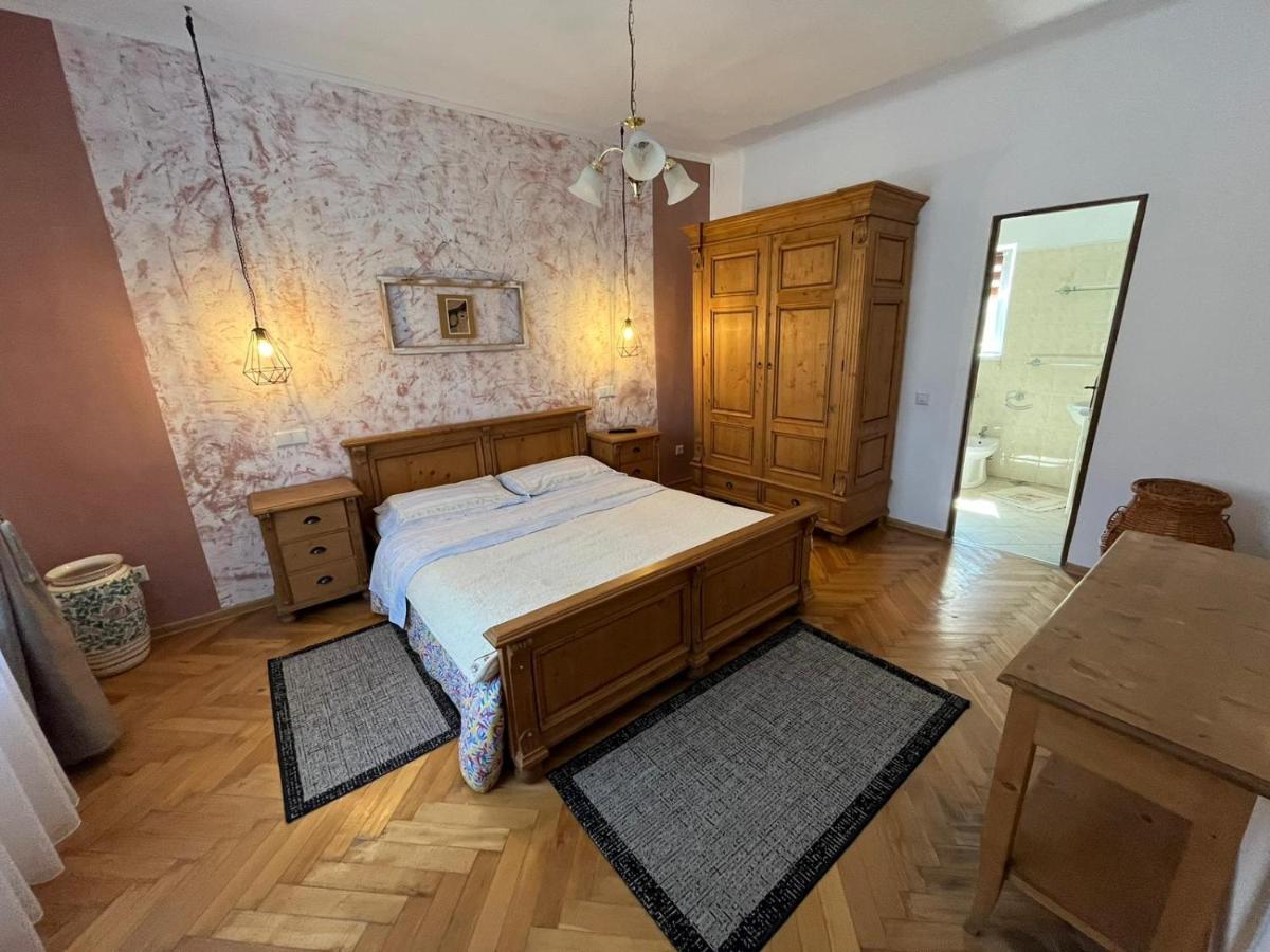 Guest House - Housity