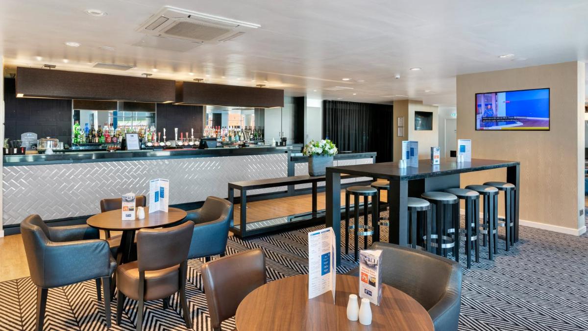 Holiday Inn Express Leigh - Sports Village, an IHG Hotel - Housity