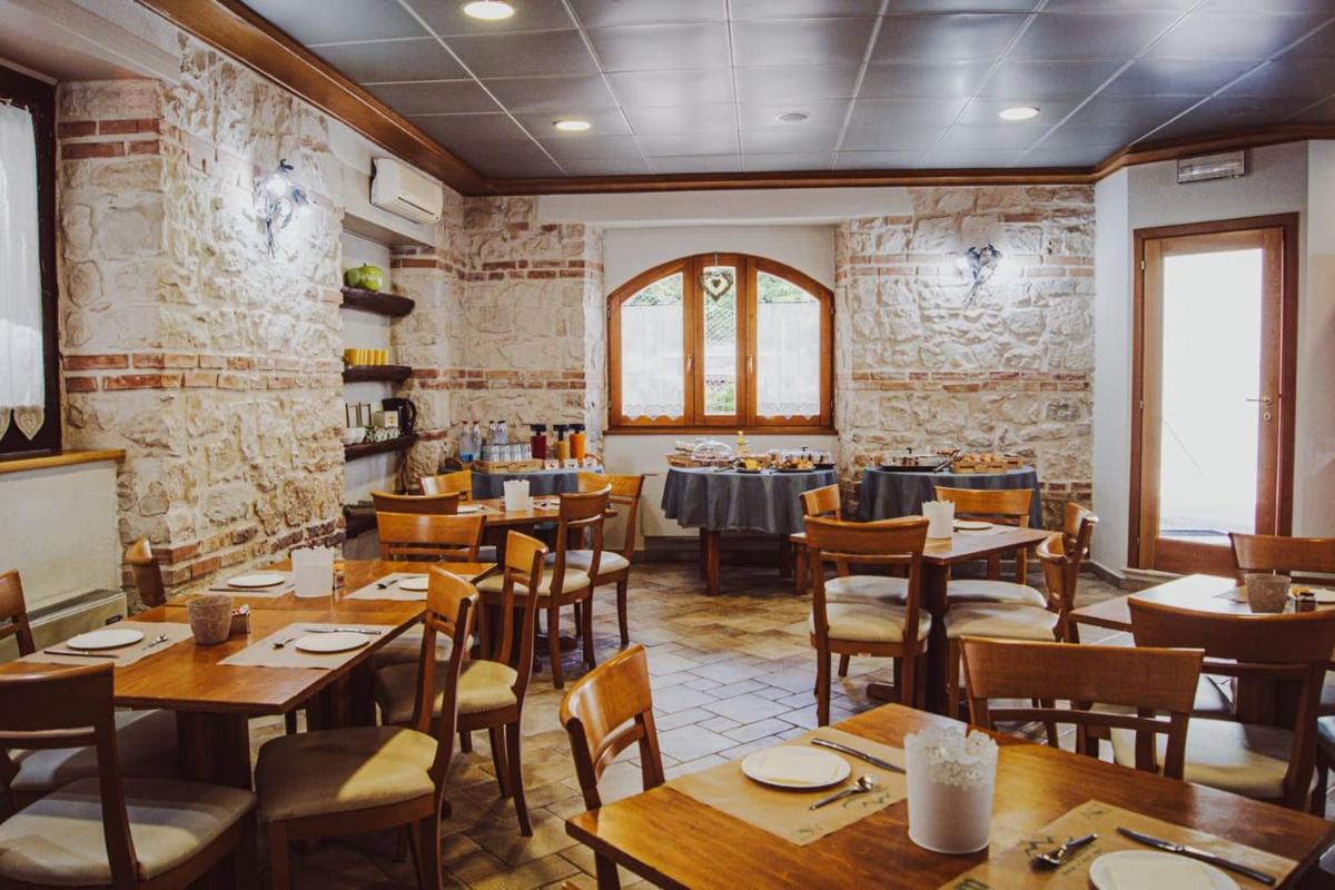Hotel B&B Pescofalcone - Housity