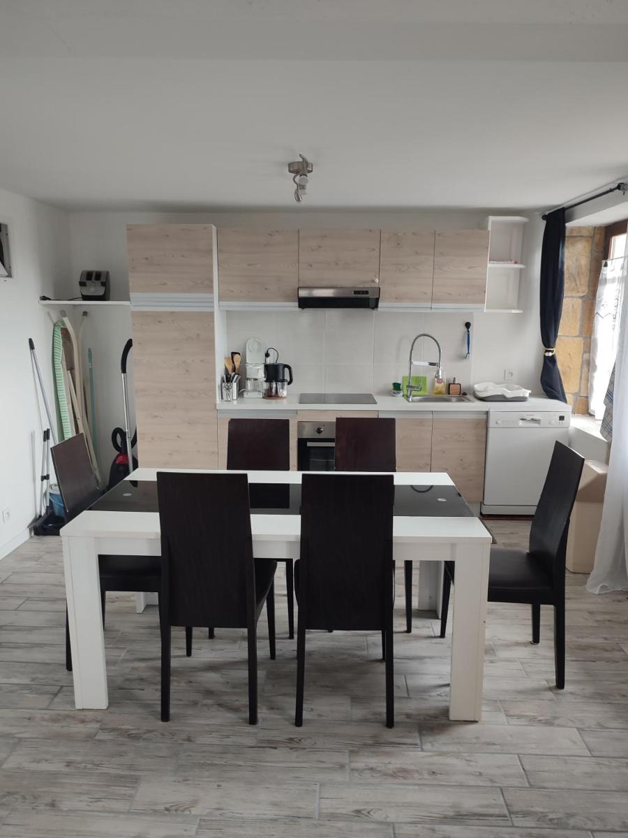 Appartement dans maison mitoyenne, avec vue sur les montagnes - Housity