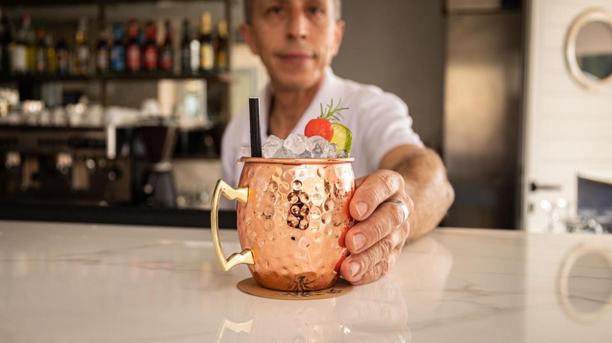 Bebidas en Seth 55 Santo Tomas