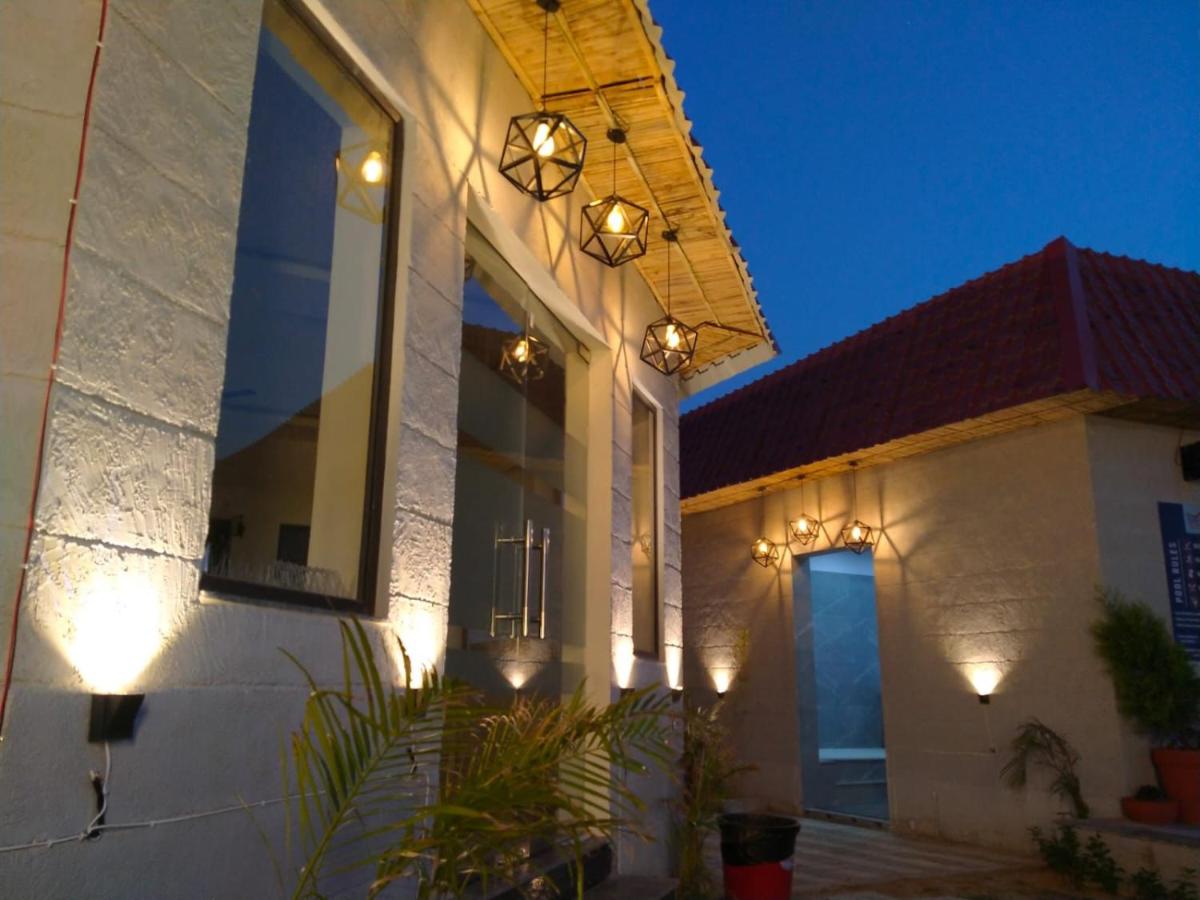 The Sparkle Farm House - Housity