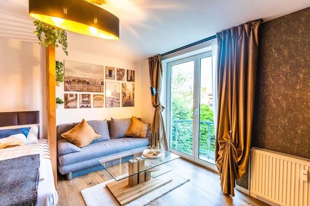 Golden Nugget inkl WLAN, Parkplatz - Hizvo