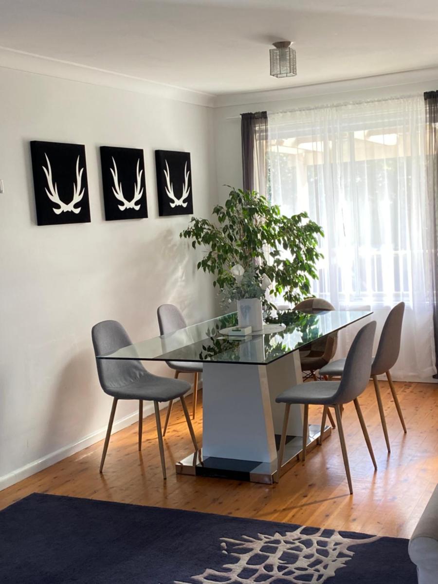 Perfectly located house with a big backyard. - Housity