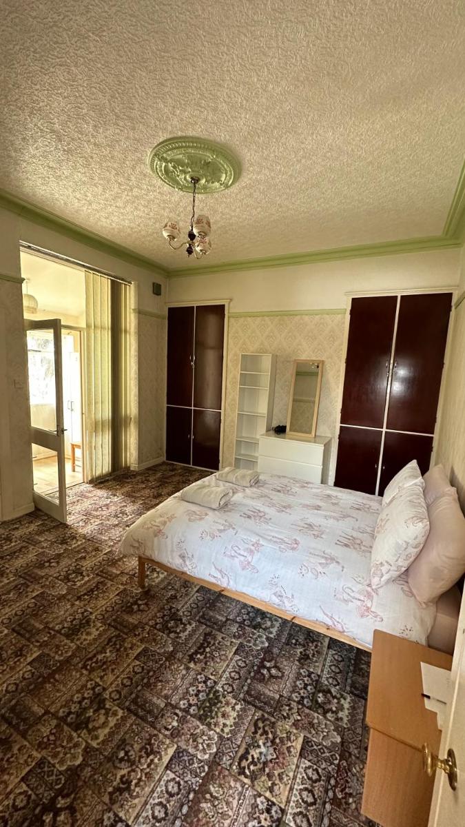 Big double room with private bathroom - Housity