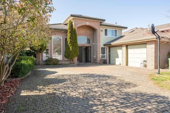 Sunshine House # 5 - Housity