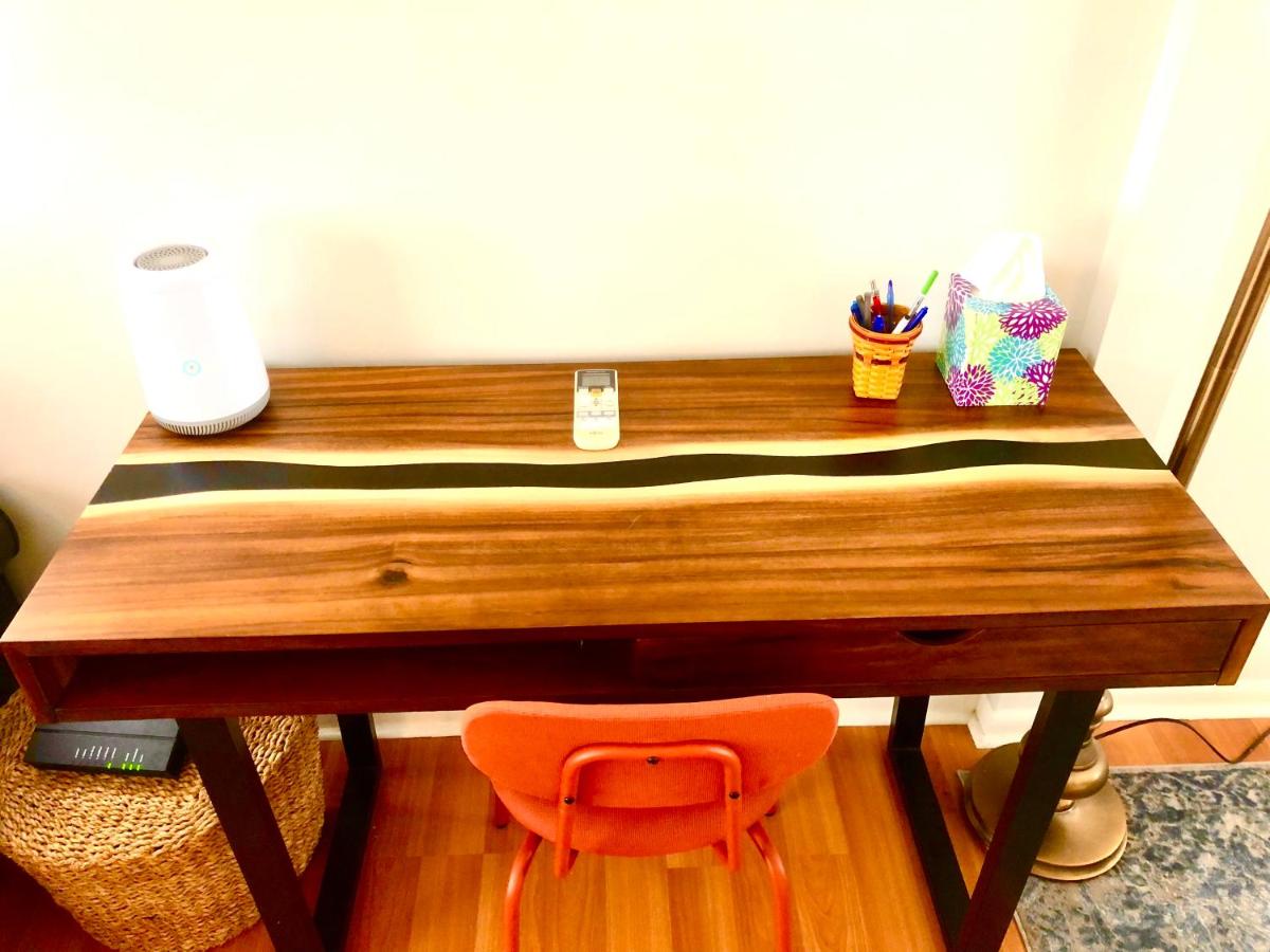 Homey 2 bedroom Apartment, Minutes from Everything! - Housity
