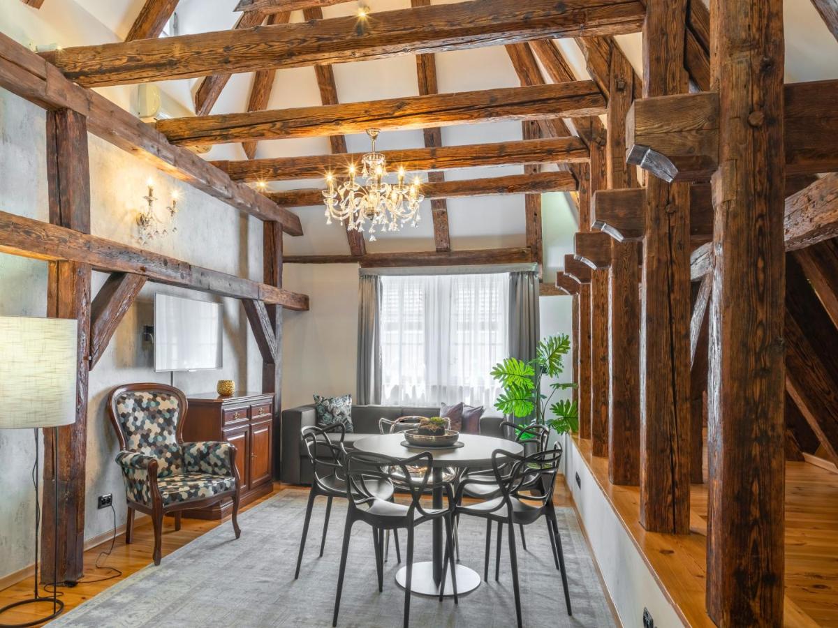 Chateau 9 Apartments by Adrez - Housity