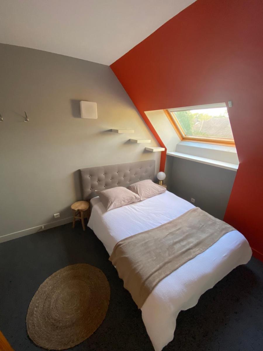 Maison avec piscine au calme - Housity