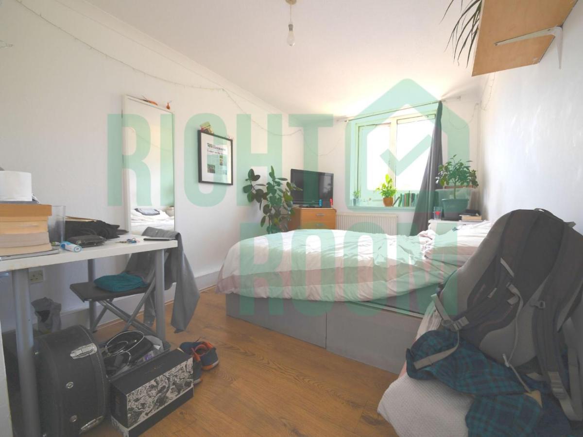 Four Rooms to Rent in Prime Camden - One Week Minimum Stay - Housity
