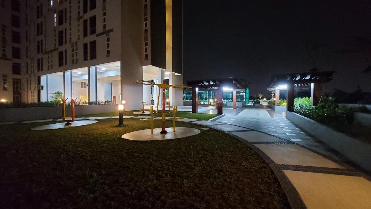 Suitetrails - Qyuza House (Exclusive loft apartment in BSD CITY)