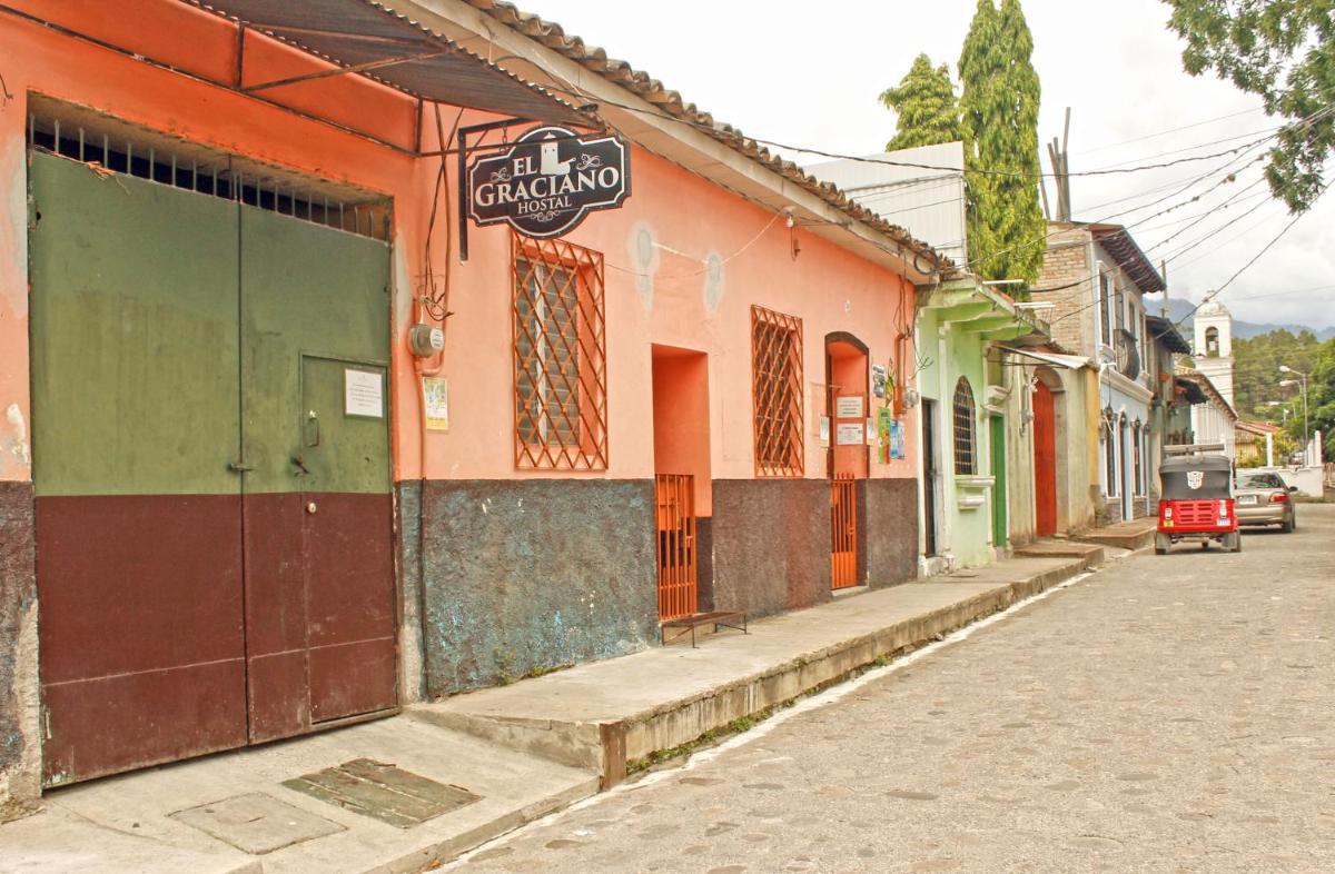 Hostal El Graciano - Housity