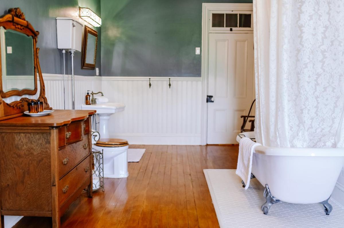 White House Hotel - Housity