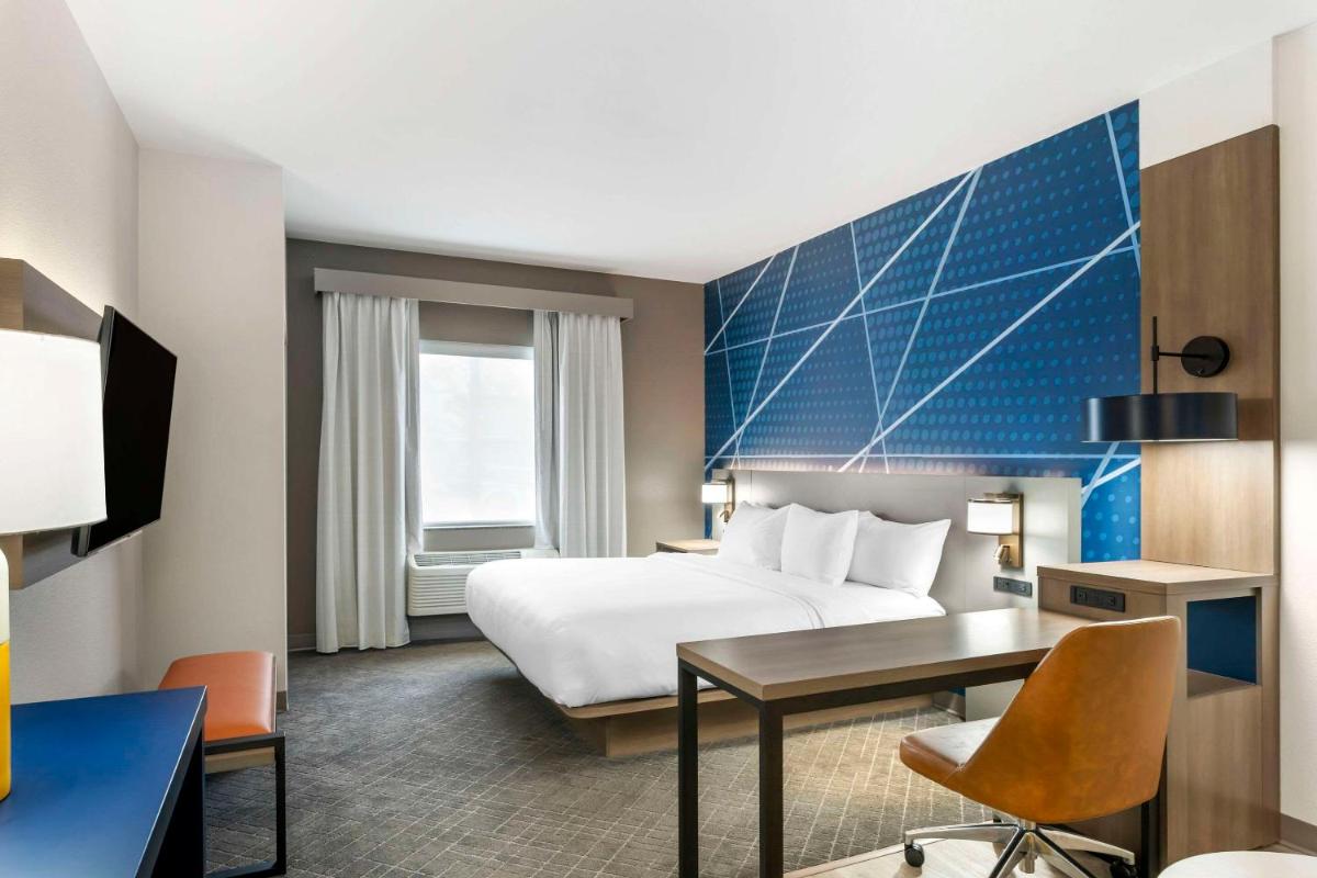 Comfort Suites Elgin Northwest - Housity