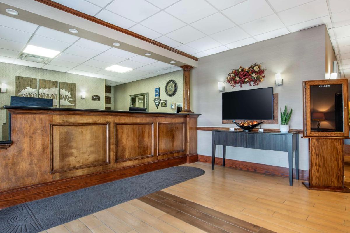 Best Western Plus Bridgeport Inn - Hizvo