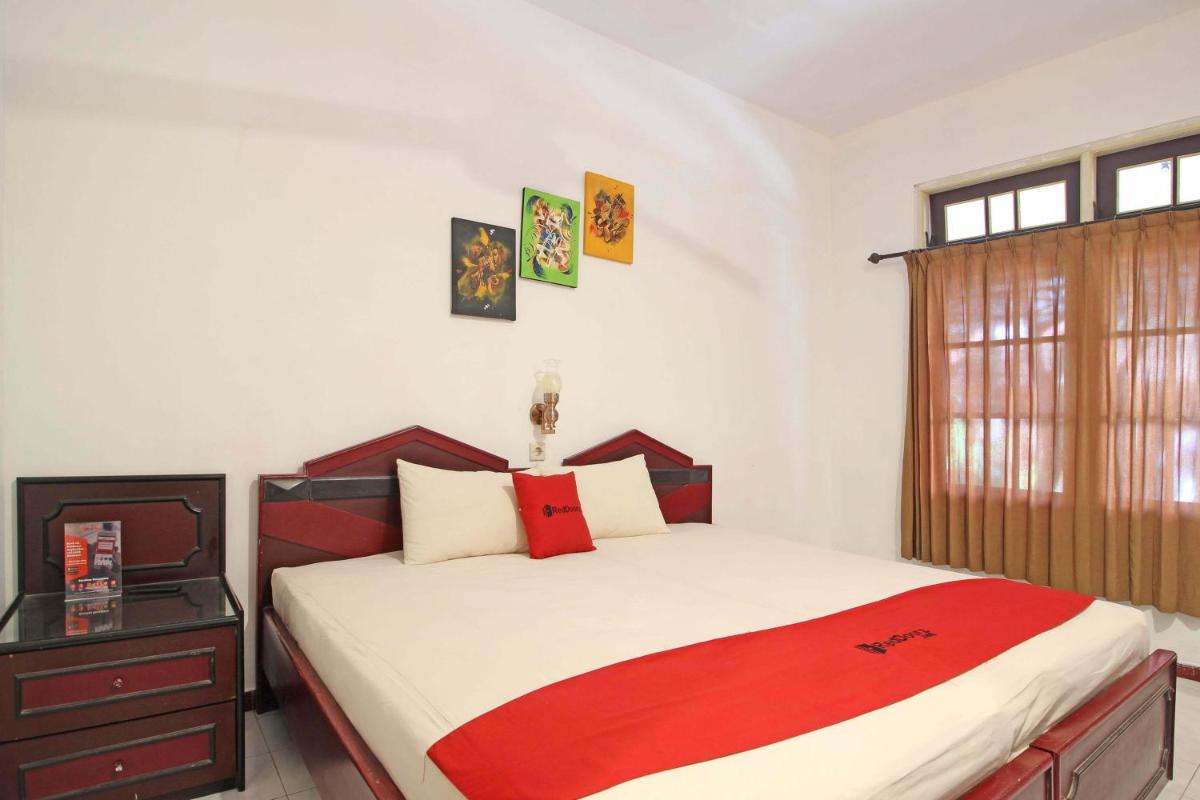 RedDoorz near Pojok Beteng Prawirotaman - Housity