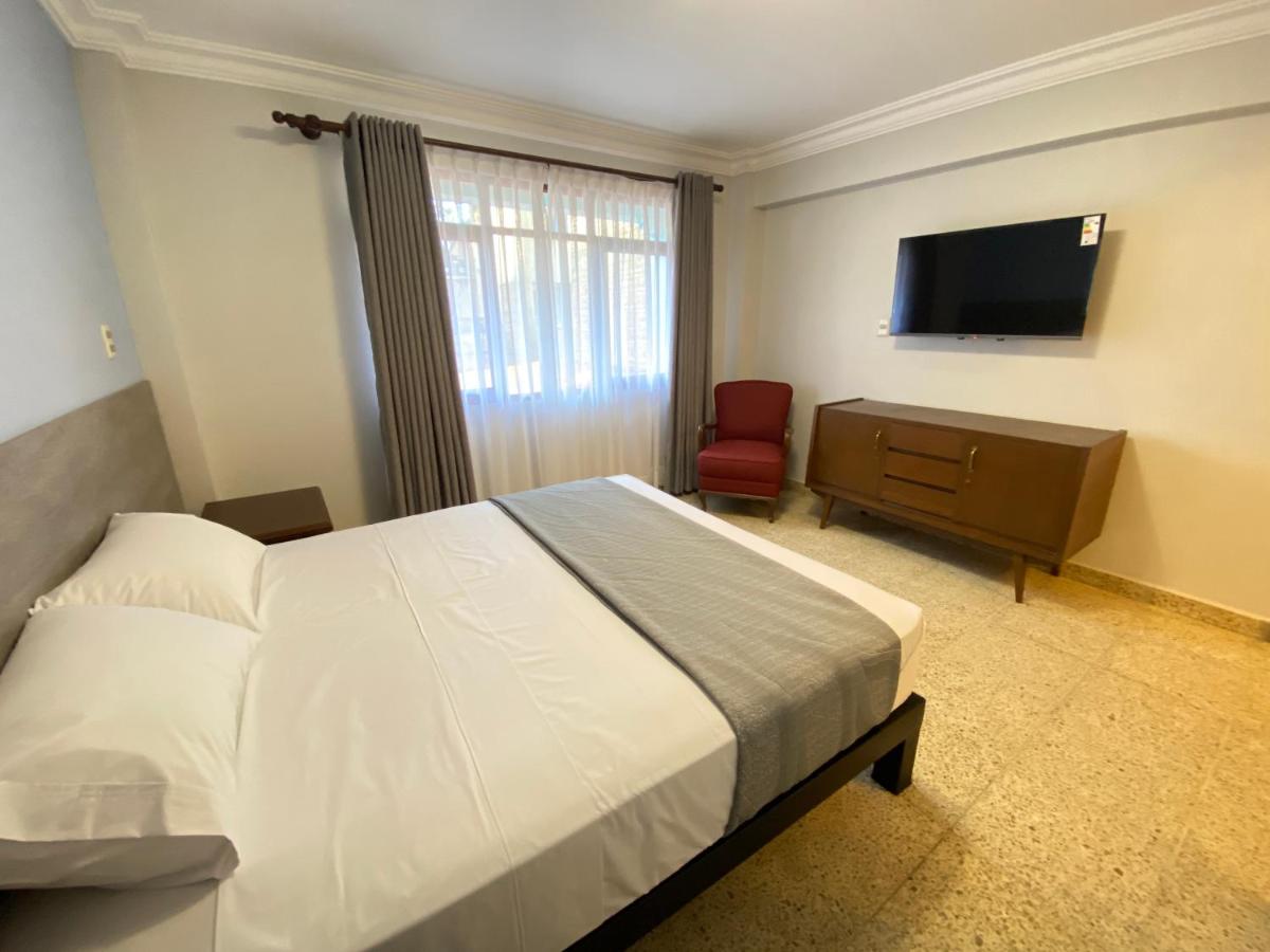 Izza Hotel - Housity
