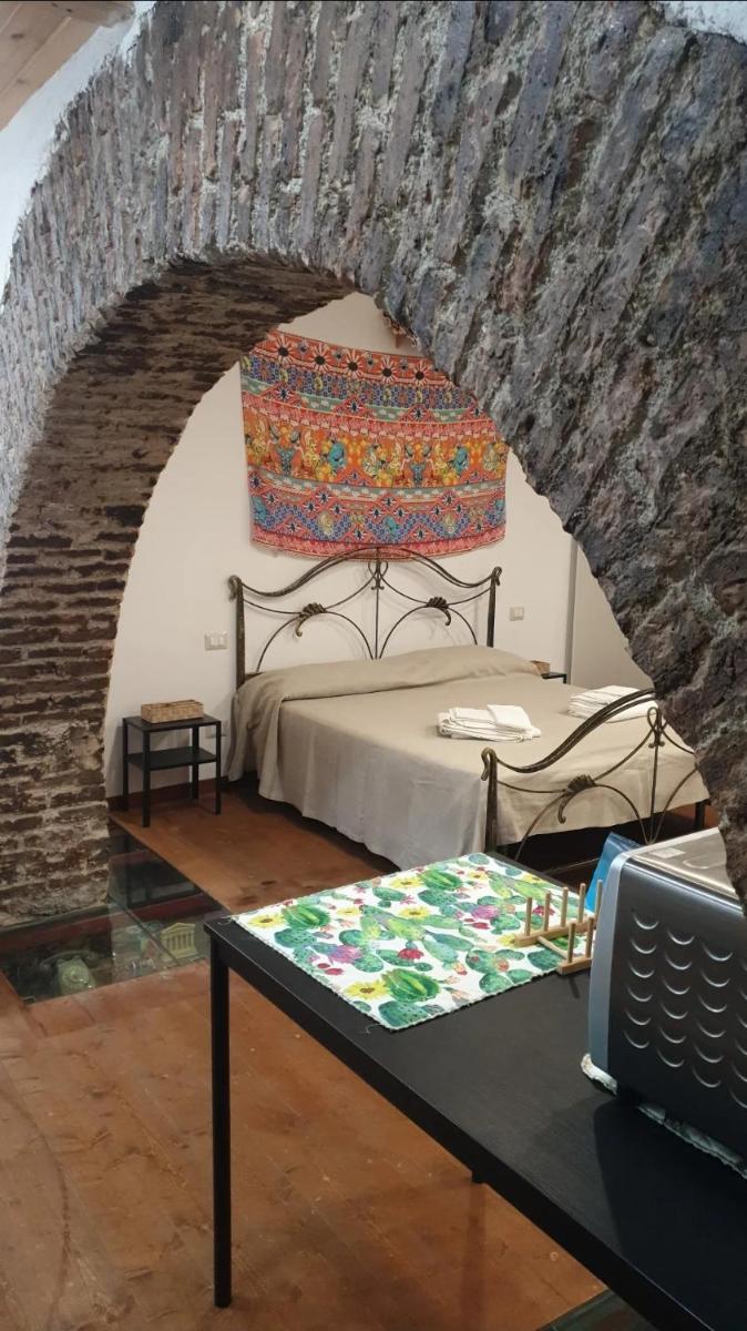 Sicily House Soprano - Housity