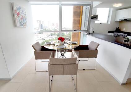 Aurora MaiaHome-2BD Amazing view in Polanco -Pool Gym SPA - Housity