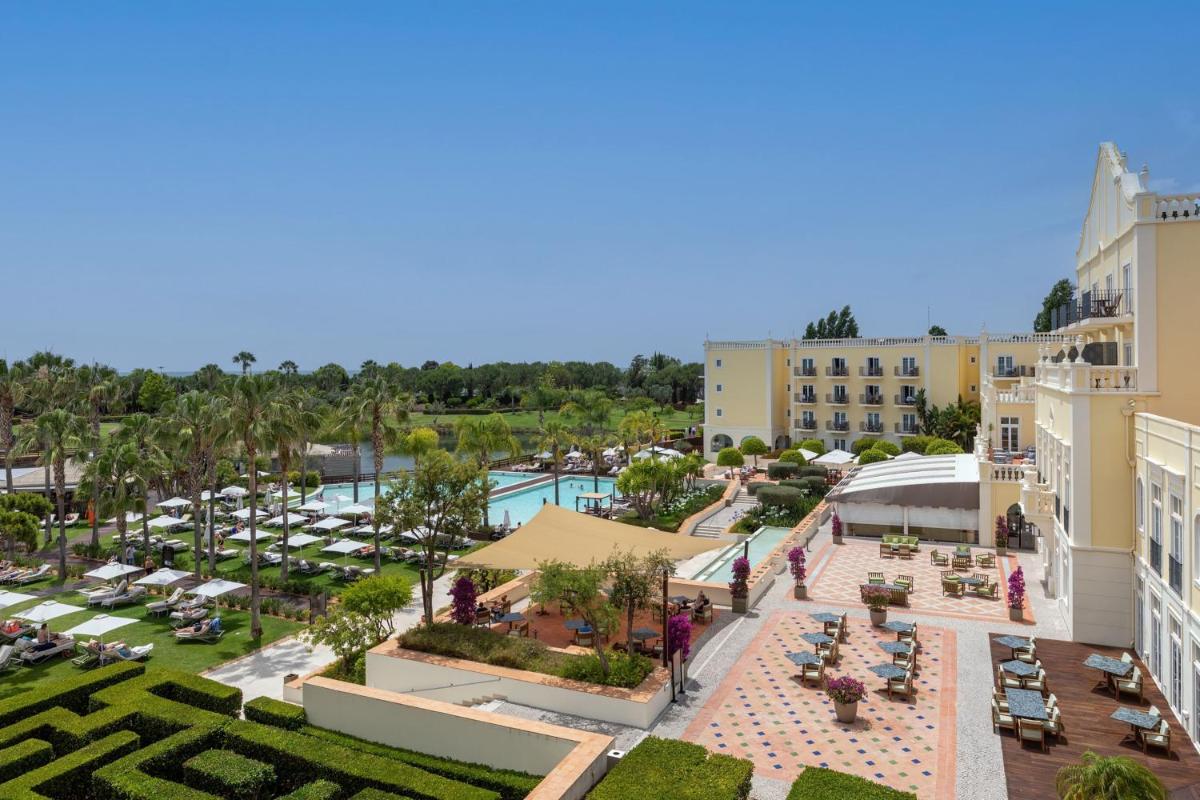 A piscina em ou perto de Domes Lake Algarve, Autograph Collection