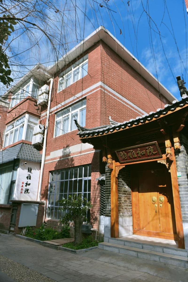 Jing Ya He Yuan Inn Lijiang - Housity