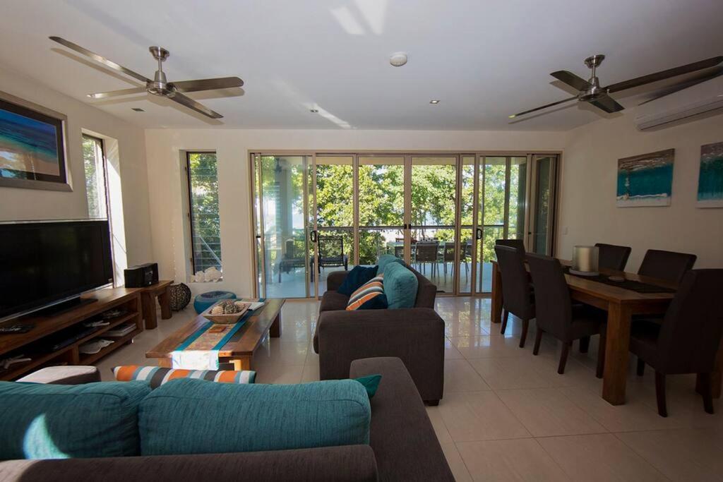 Beach House Apartment No 7 - Fabulous Location - Housity