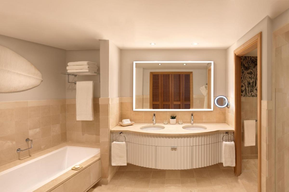 Un baño de The Ritz-Carlton Tenerife, Abama