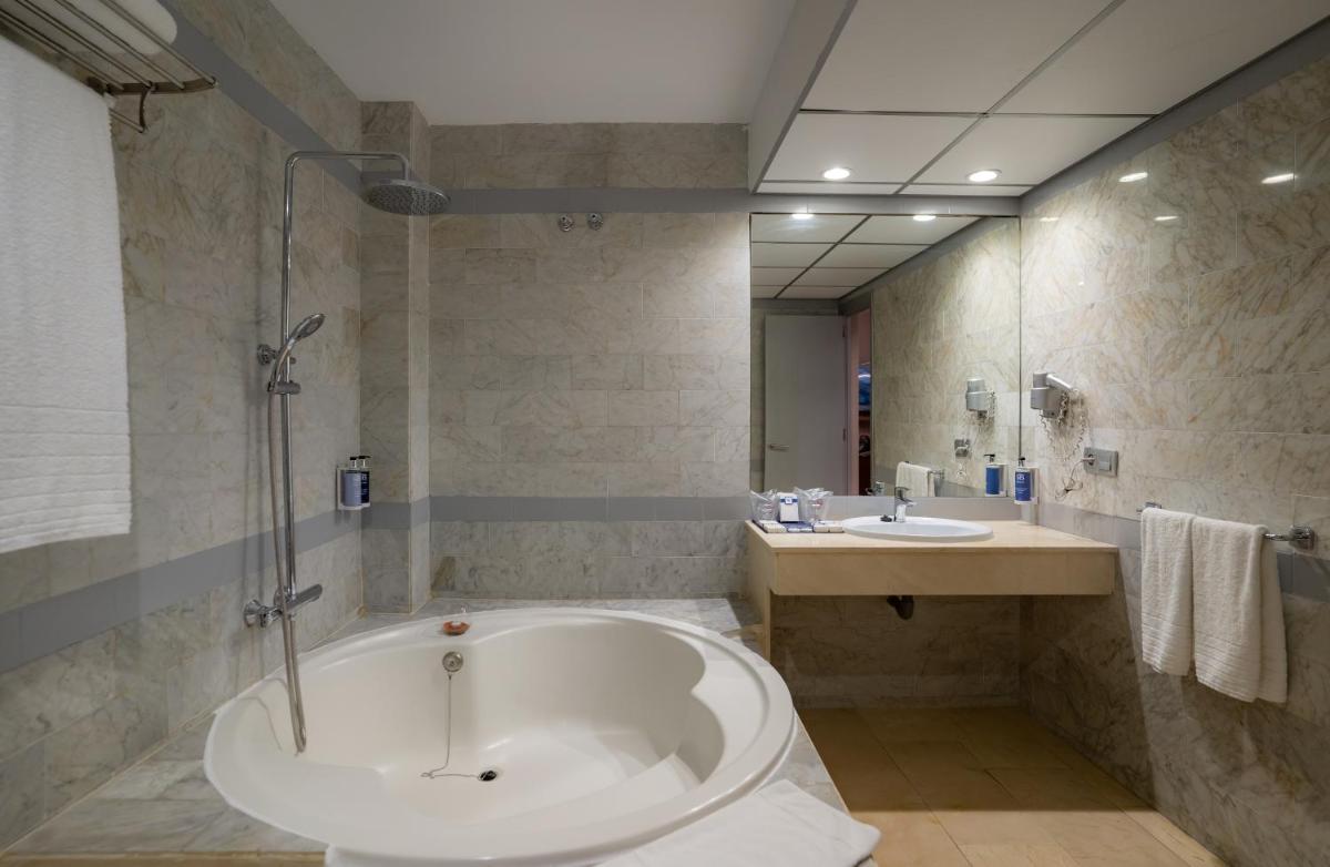 Un baño de MS Aguamarina Costa del Sol