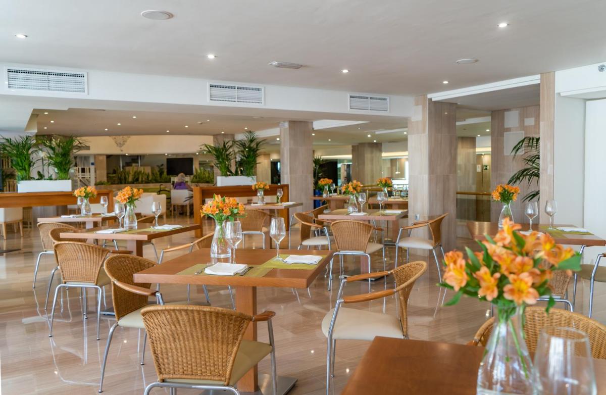 Un restaurante o sitio para comer en MS Aguamarina Costa del Sol