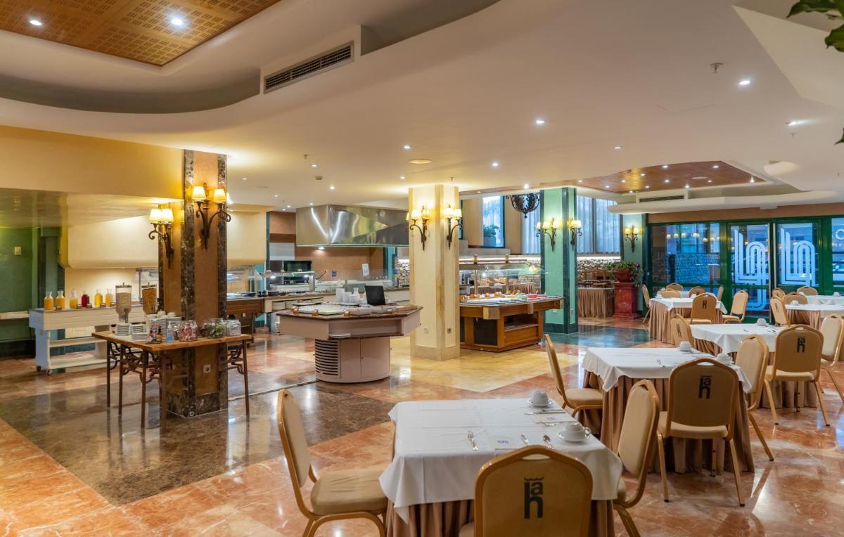 Un restaurante o sitio para comer en MS Aguamarina Costa del Sol
