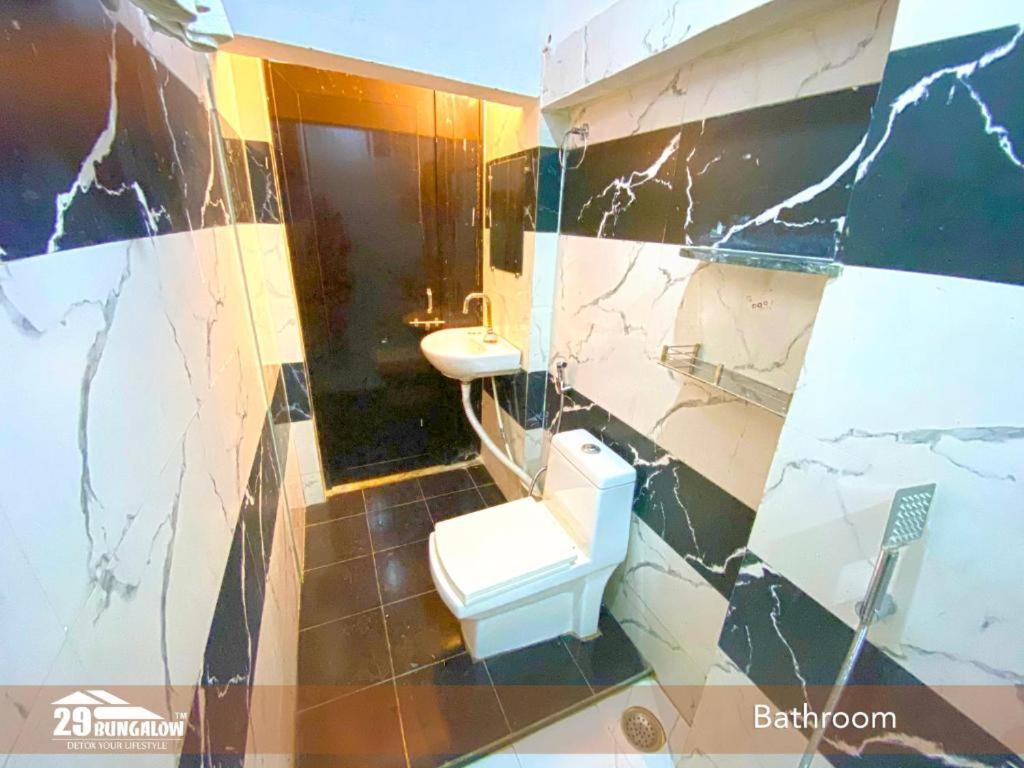 Raj Karn Heritage Rooms By 29bungalow - Housity