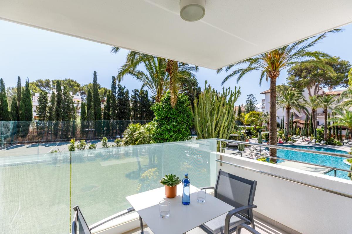 Piscina en o cerca de Hotel Illa d'Or & Club Apts 4* Sup