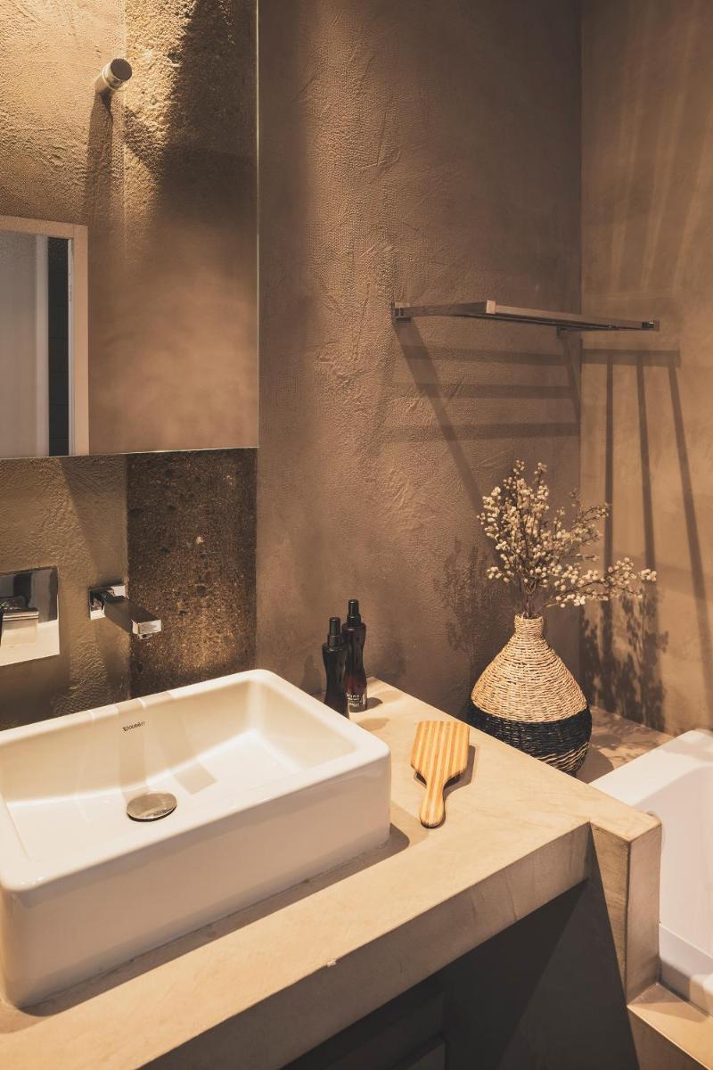 Salle de bains dans l'établissement Les Lodges Sainte-Victoire Hotel & Spa