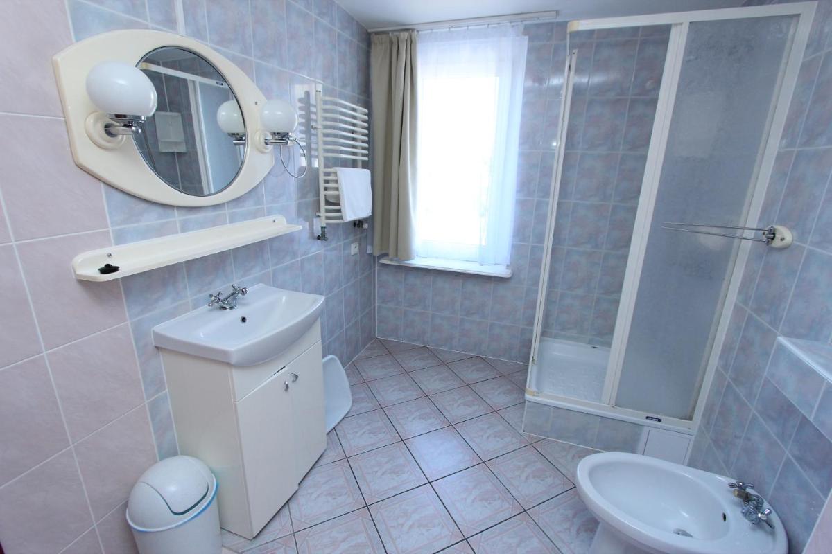 Ośrodek Wczasowy GAMA - Housity
